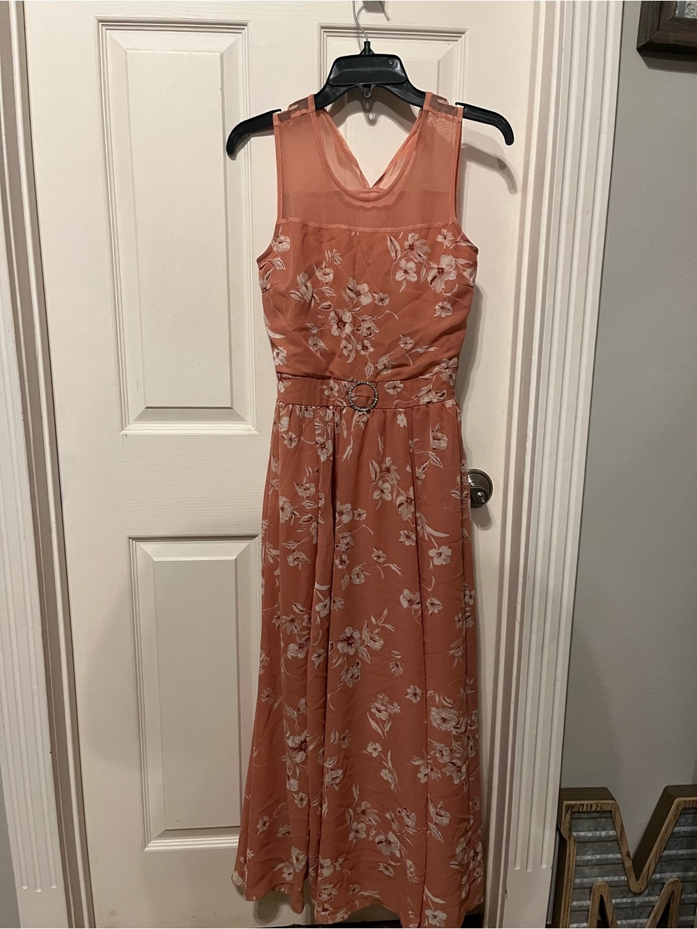 Sleeveless Floral Midi Dress in Peach